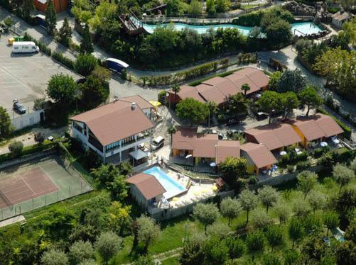 Borgo Blu Poggio Aparthotel Lazise Exterior foto